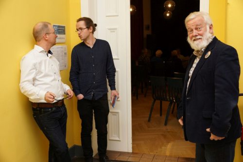 2025 11 08 016 Pause